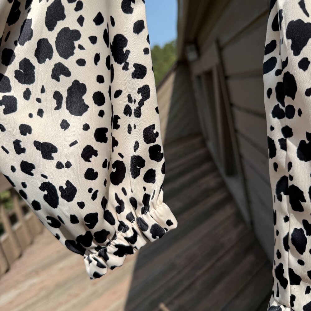 EUC Beach Bunny Off-Shoulder 3/4 Sleeve Tanner Leopard Romper - Picture 10 of 15